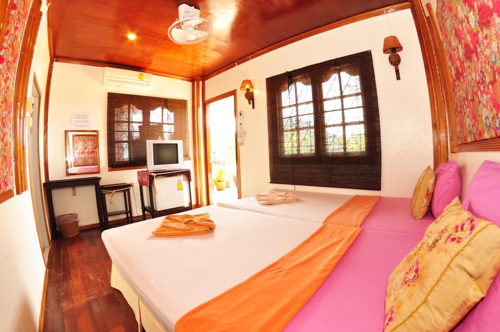 October Hostel Kepulauan Phi Phi Ruang foto