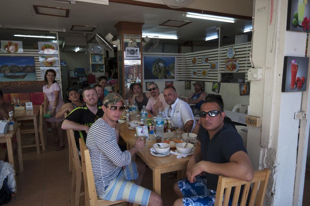 October Hostel Kepulauan Phi Phi Bagian luar foto