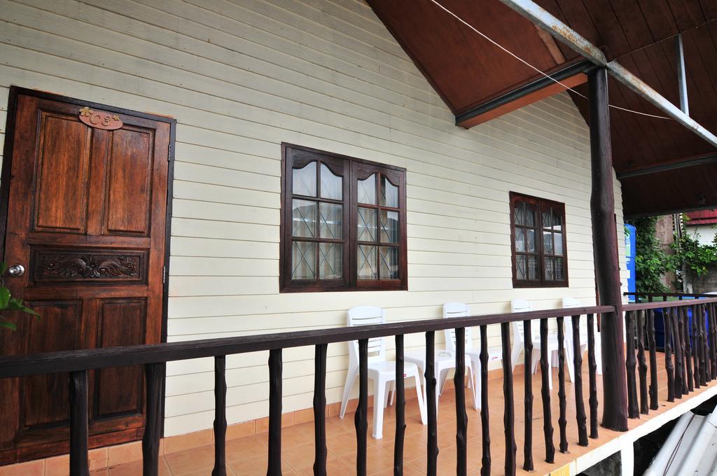 October Hostel Kepulauan Phi Phi Bagian luar foto