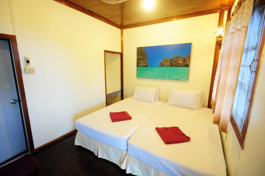 October Hostel Kepulauan Phi Phi Bagian luar foto