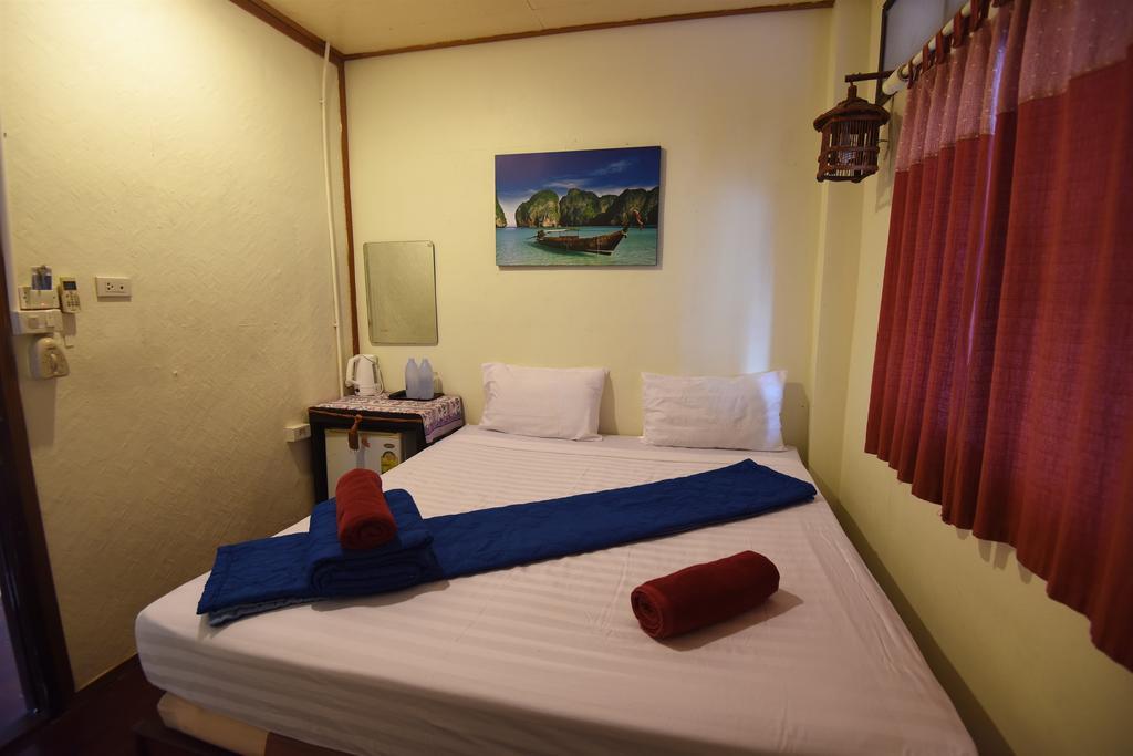 October Hostel Kepulauan Phi Phi Bagian luar foto